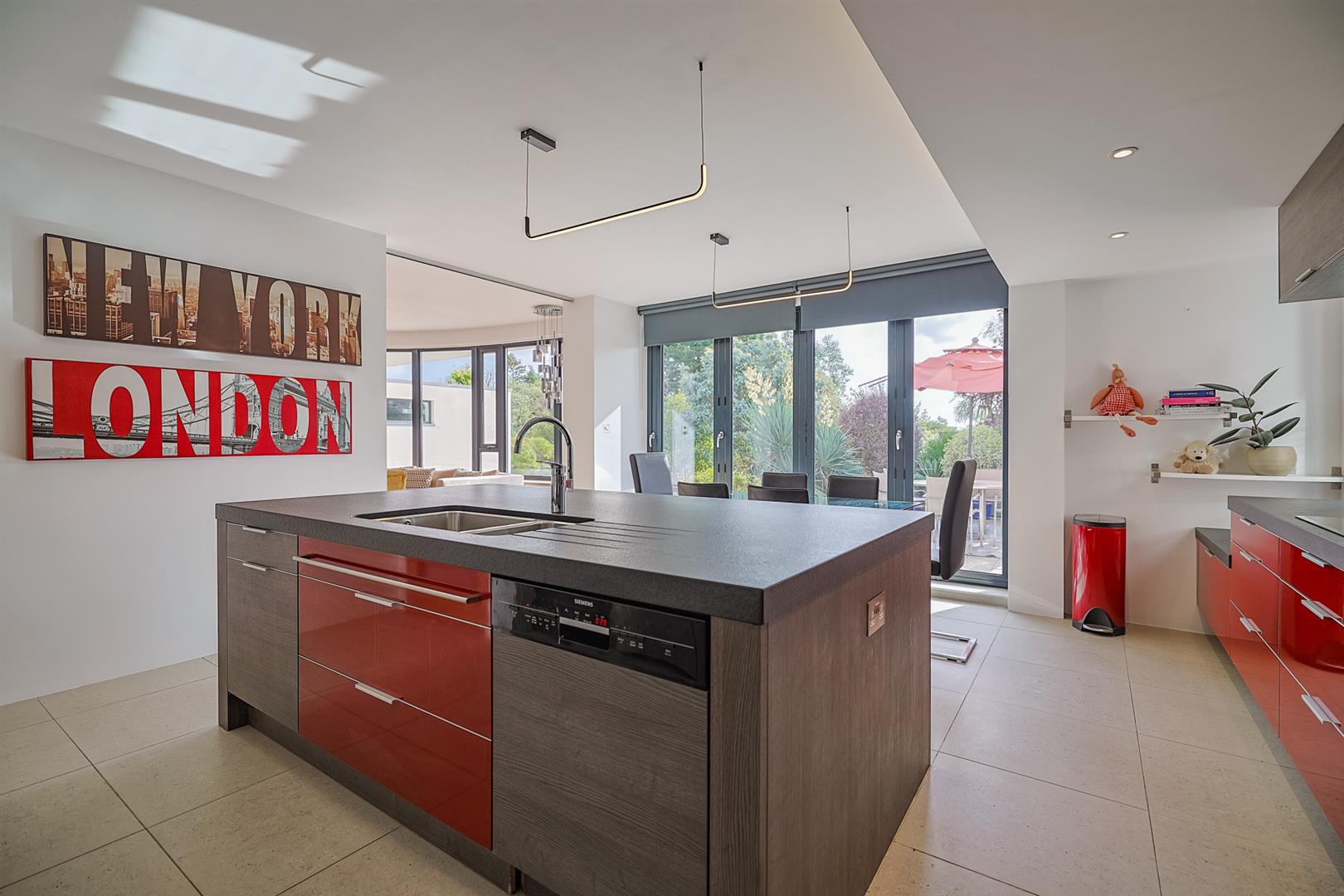 20 Brynau Drive, Mayals, Swansea, SA3 5EE